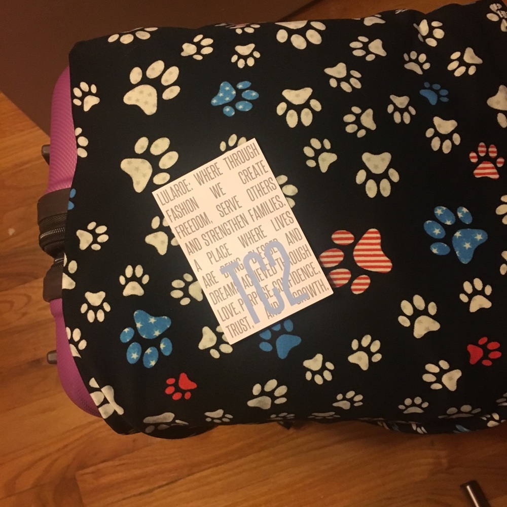 New lularoe TC2 paw print leggings